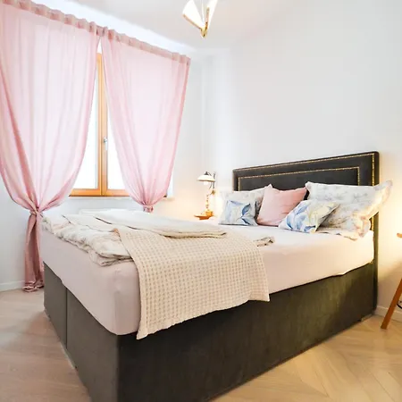 Apartamento Garnizon Z Ogródkiem