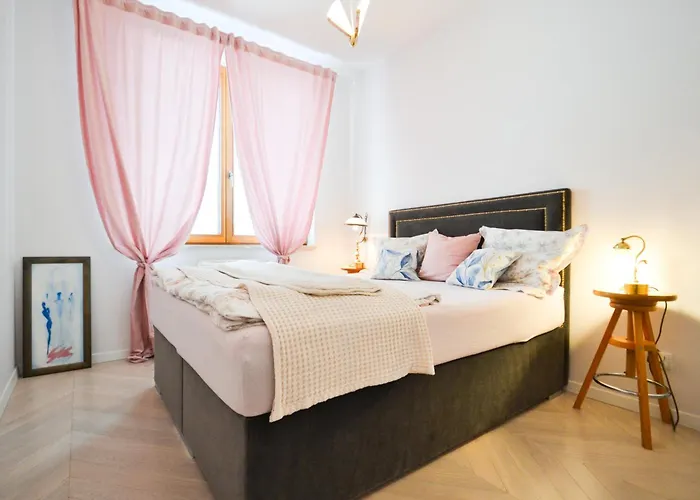 Lägenhet Garnizon Z Ogrodkiem