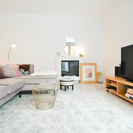 Apartament Garnizon Z Ogródkiem